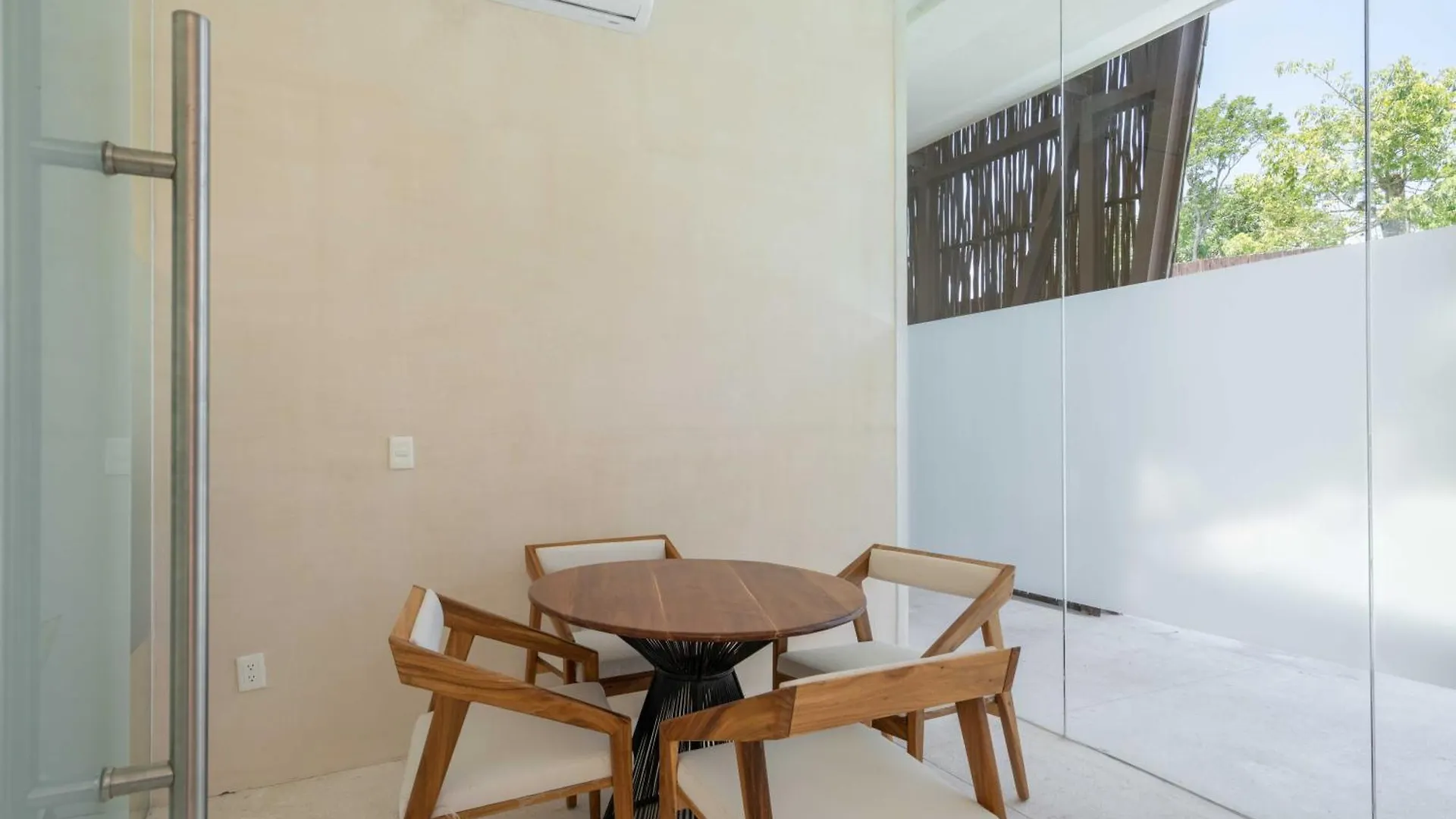 Extraordinary 2Br Apartment In Fully Equipped Hotel In Tulum Pueblo 0*,  Mexico